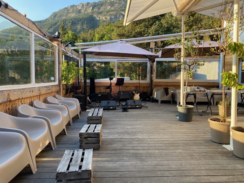 989A2EAE 3061 4A01 8B65 B72DADBB618A 1024x768